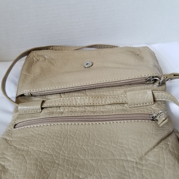 Kenneth Cole Reaction Adjustable Strap Crossbody - Picture 4 of 5